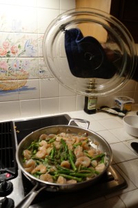 Cooking asparagus and shrimp